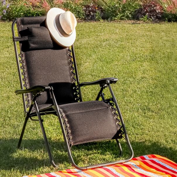 Leżak ogrodowy plażowy grawitacyjny Tadar Black 63 x 160 x 80 cm