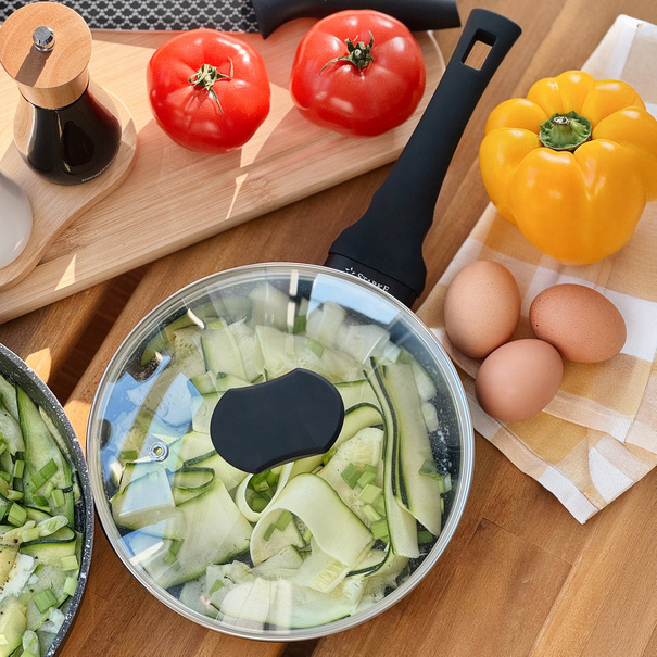 Patelnia indukcyjna non-stick z pokrywką Starke Pro Dante 20 cm