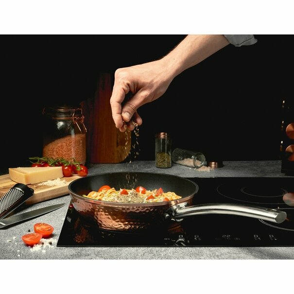 Patelnia na indukcję Starke Pro Black Copper 20 cm