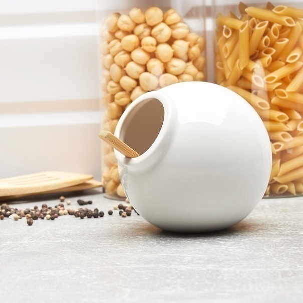 Pojemnik kuchenny z drewnianą łyżeczką Konighoffer Ceramic biały