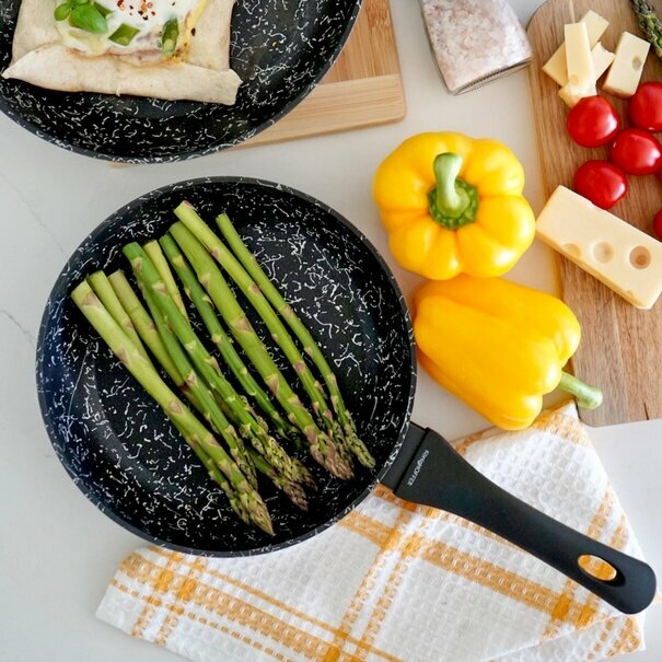 Zestaw 3 patelni na indukcję non-stick Konighoffer Siro 20 cm 24 cm 28 cm i 5 miarek kuchennych