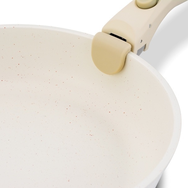 Zestaw 3 patelni Starke Pro Compacti Cream 4 elementy odpinany uchwyt