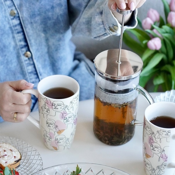 Kubek porcelanowy do kawy i herbaty Tadar Eli Twarze 600 ml
