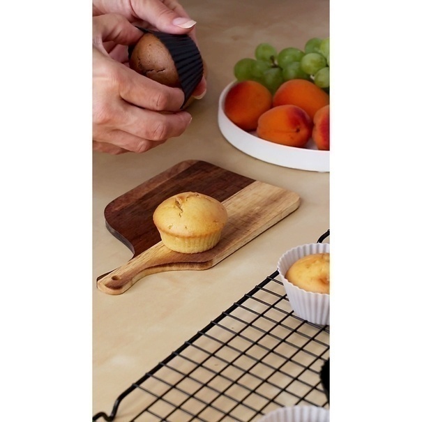 Forma do pieczenia na 12 muffinek Tadar 35,5 x 26,5 cm z silikonowymi foremkami