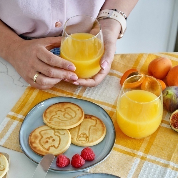 Komplet szklanek Tadar Olga 400 ml 6 sztuk i 6 łyżeczek nierdzewnych