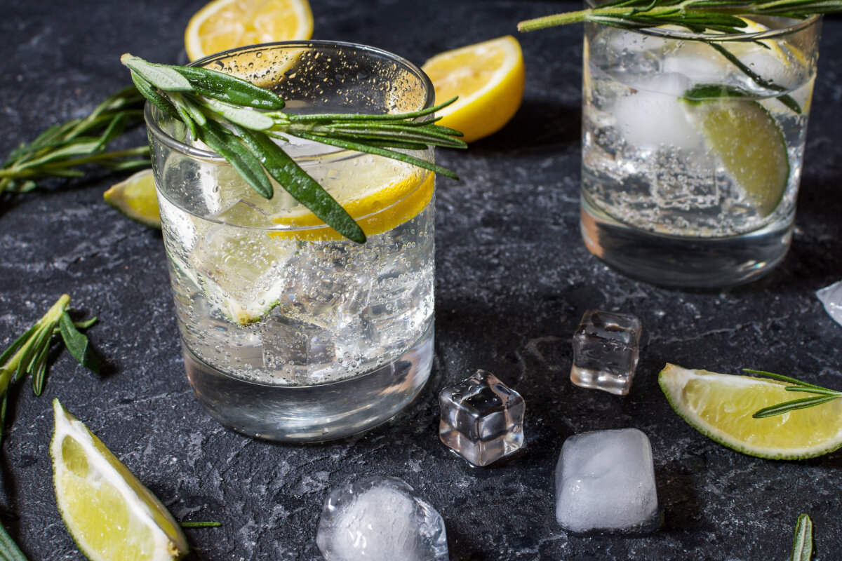 Gin z tonikiem - przepis na klasyczny drink