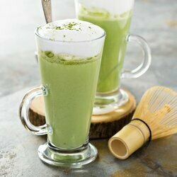 Komplet sześciu szklanek Tadar Caffe Latte 250 ml i 6 łyżeczek koktajlowych