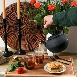 Imbryk do herbaty z zaparzaczem żeliwny Konighoffer Hanako 0,8 l czarny