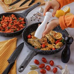 Młynek ręczny do pieprzu Tadar Cayenne czarny
