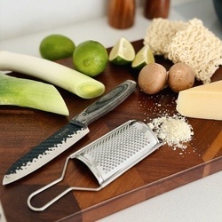 Nóż Santoku z twardej stali Starke Pro Hitoshi 12,5 cm