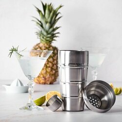 Shaker do drinków i koktajli Tadar Galeo 750 ml karbowany