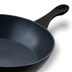 Zestaw 3 patelni głębokich na indukcję Konighoffer Corvos 20 cm 24 cm 28 cm i 7 akcesoriów